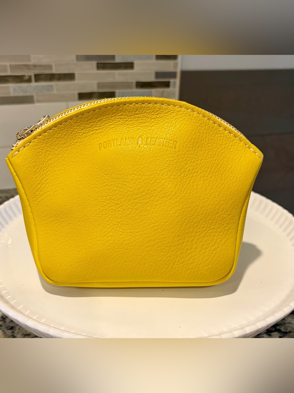 Portland Leather Seashell Pouch – Bright Yellow 💛